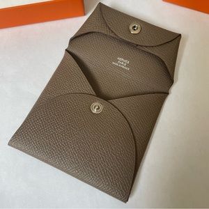 Hermes Epsom Calfskin Bastia Change/Coin Purse in “Etoupe” color